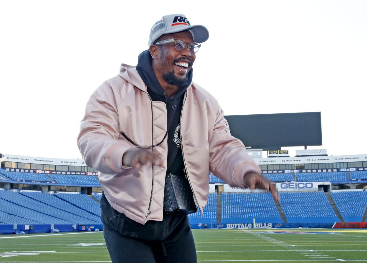New Bills pass rusher Von Miller: 'I'm excited to go win a Super Bowl in  this city.'