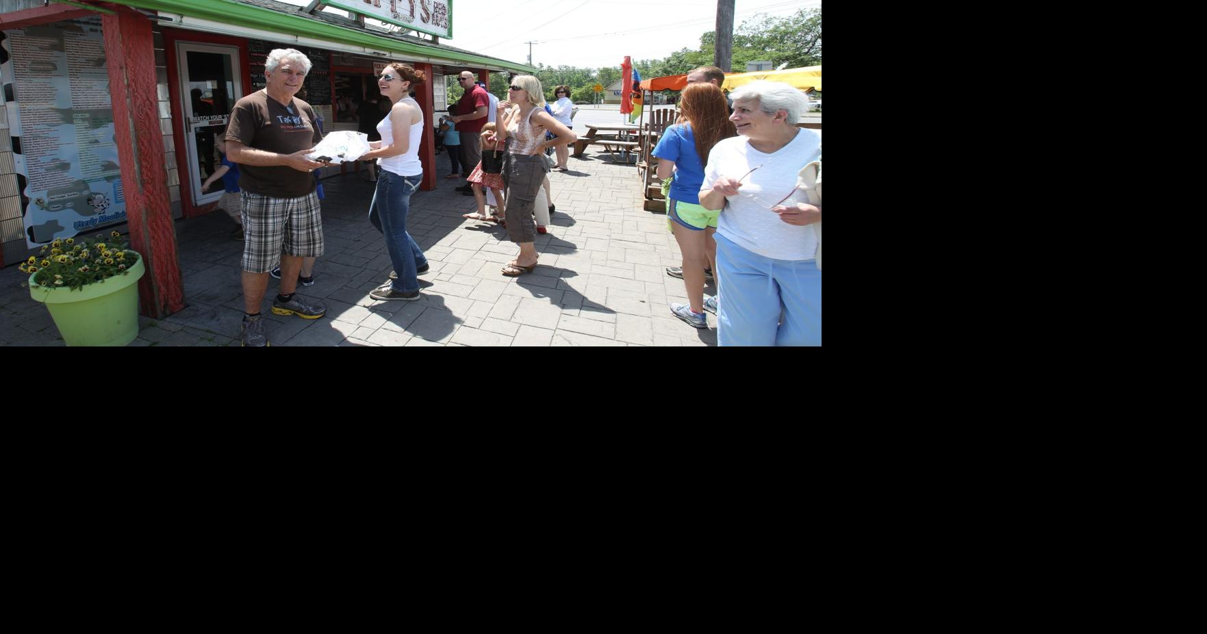 Taffy’s hot dog stand remains an institution