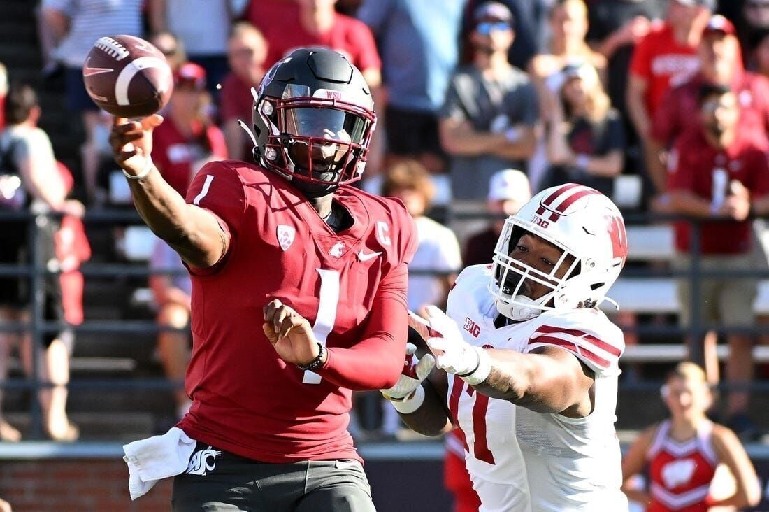 washington state football uniforms