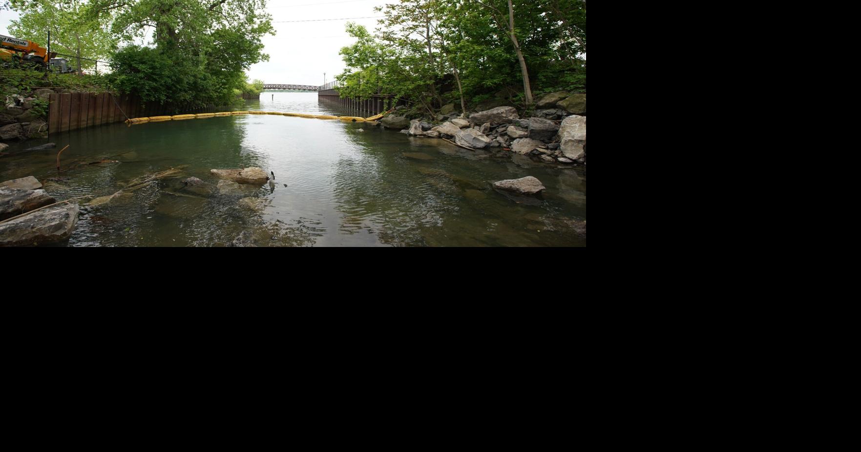 Pair of 2-ton concrete doors to keep Niagara River, wastewater from mixing