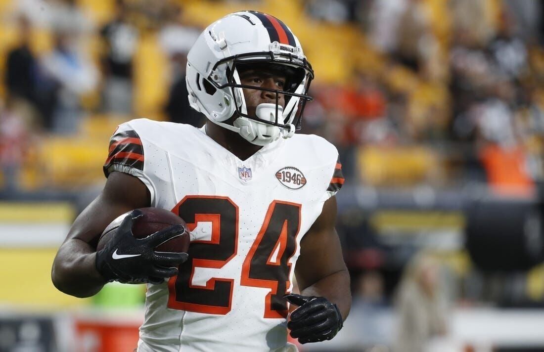 Browns RB Nick Chubb out for season; Kareem Hunt could return