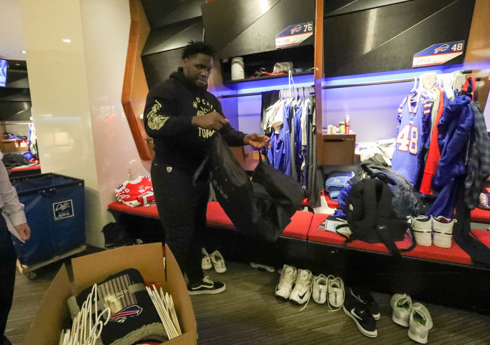 Vic Carucci: Bills Players Somber About Locker Room Cleanout Day ...