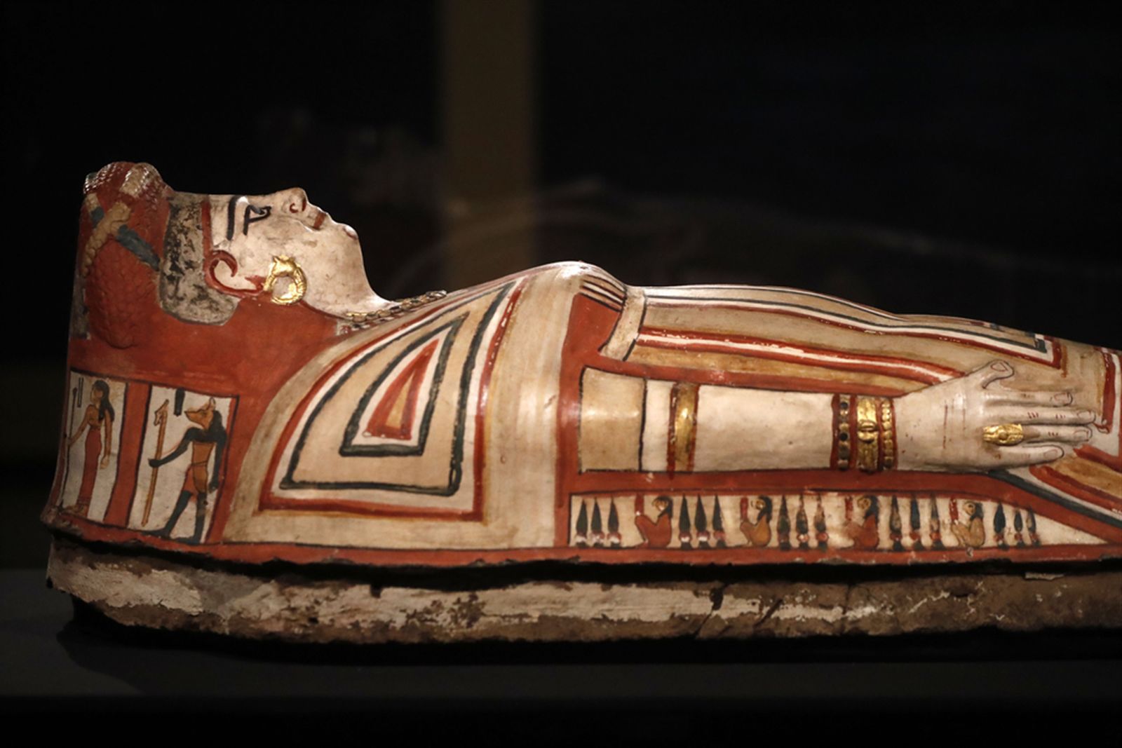 dreaming about gold mummies