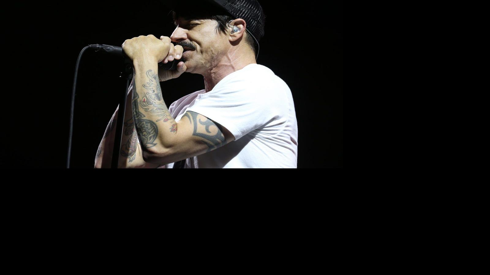 Red Hot Chili Peppers Show Arena Bombast Timeless Funk