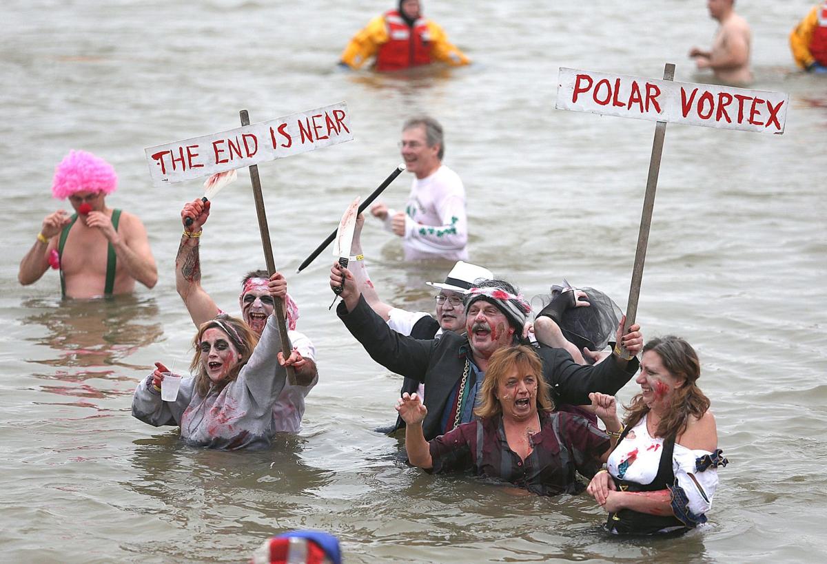 Rochester Polar Plunge draws nearly 2,000 participants