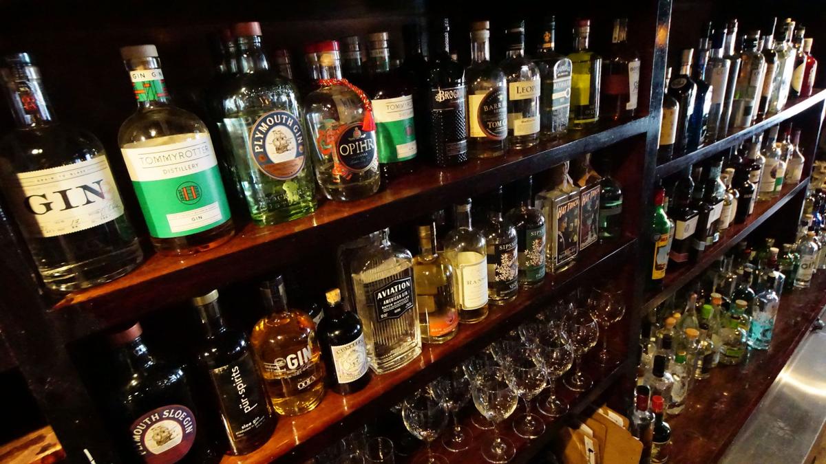 The Gintoneria At Aro Bar De Tapas Celebrates Gin Tonics