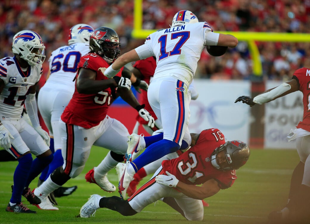 Bills QB Josh Allen in walking boot following loss to Buccaneers