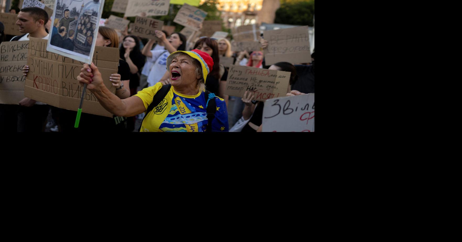 UKRAINE-CRISIS/GOVERNMENT-PROTEST