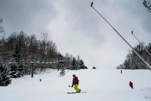Competing WNY ski resorts partner to increase attendance