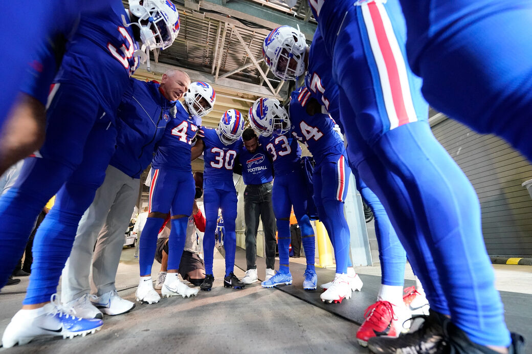 Photo: Jets Bills game at MetLife Stadium - NYP20120909117 