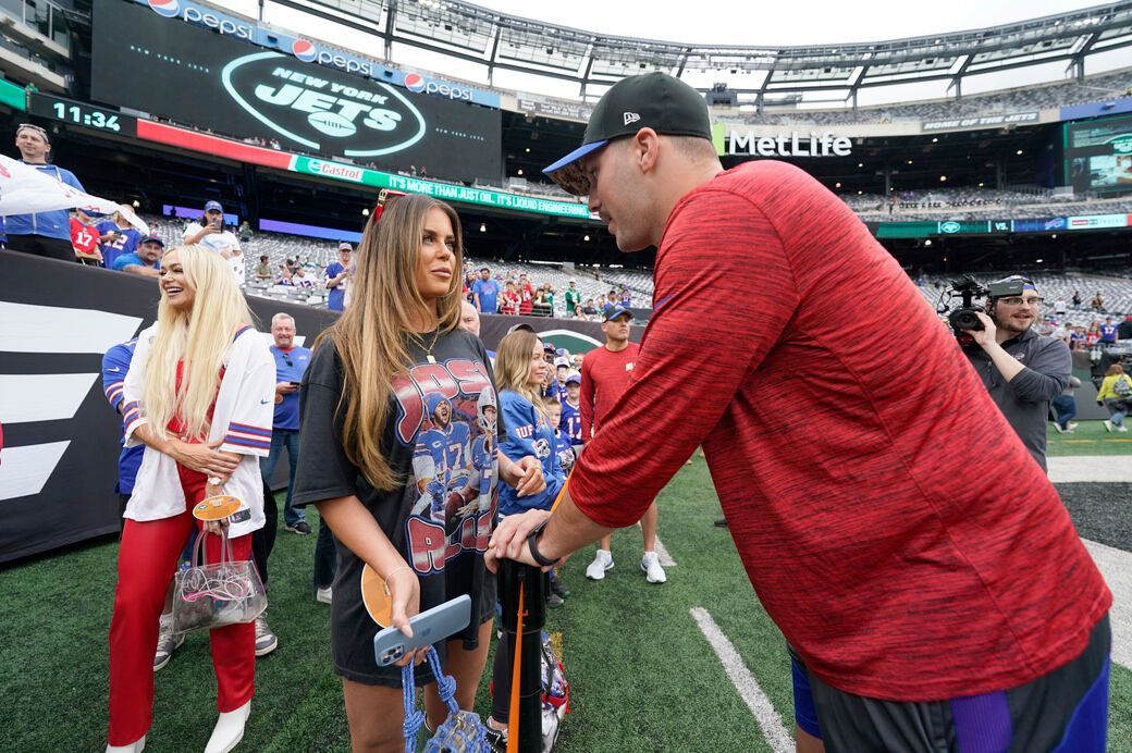 Photos: Buffalo Bills and fans at MetLife Stadium