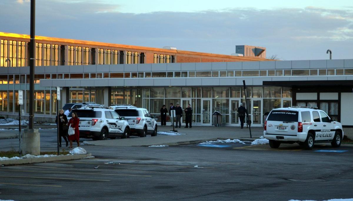 Lockout ends at Niagara Wheatfield school complex