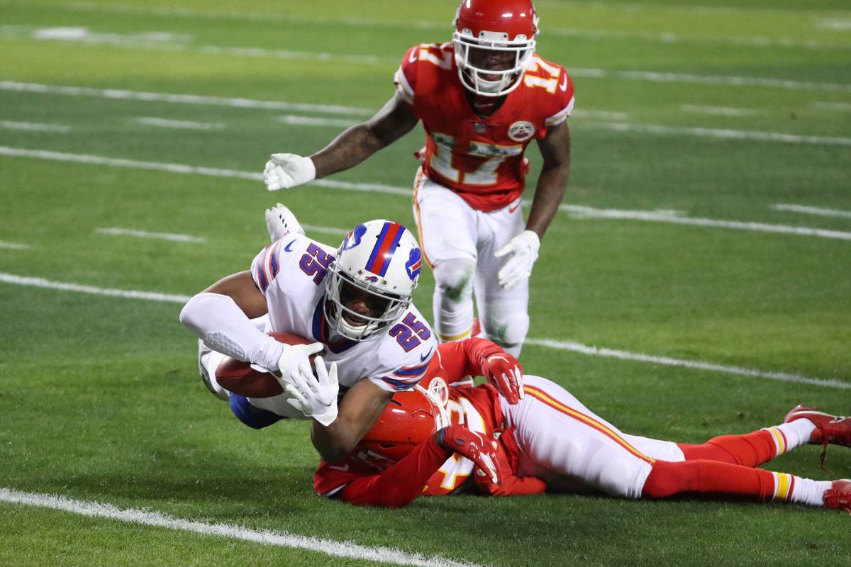 Chiefs' Tyrann Mathieu and Bills' Dion Dawkins enjoying Pro Bowl