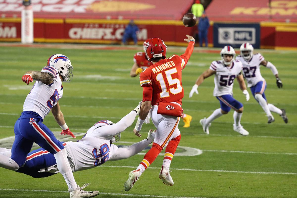 Final score: Chiefs handle Bills 38-24, win second straight AFC