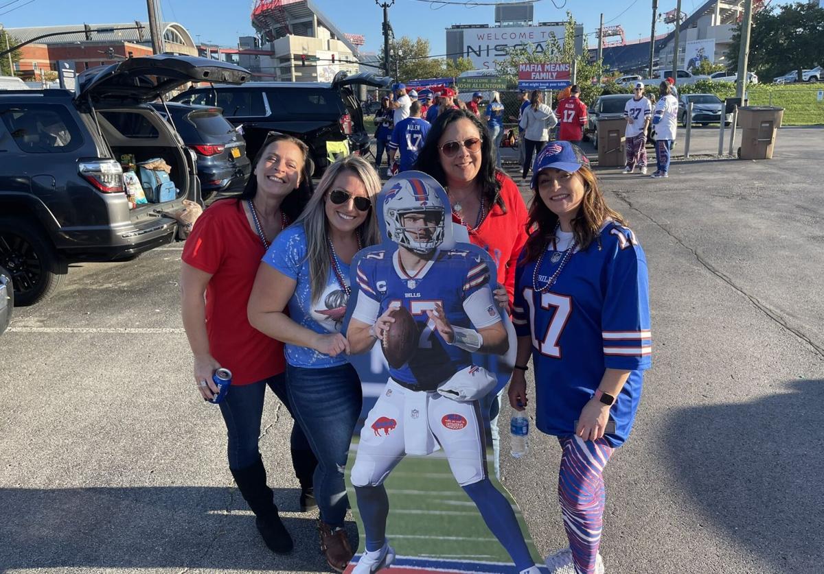 United on Thanksgiving Flat Josh Allen finally connects with real Allen family