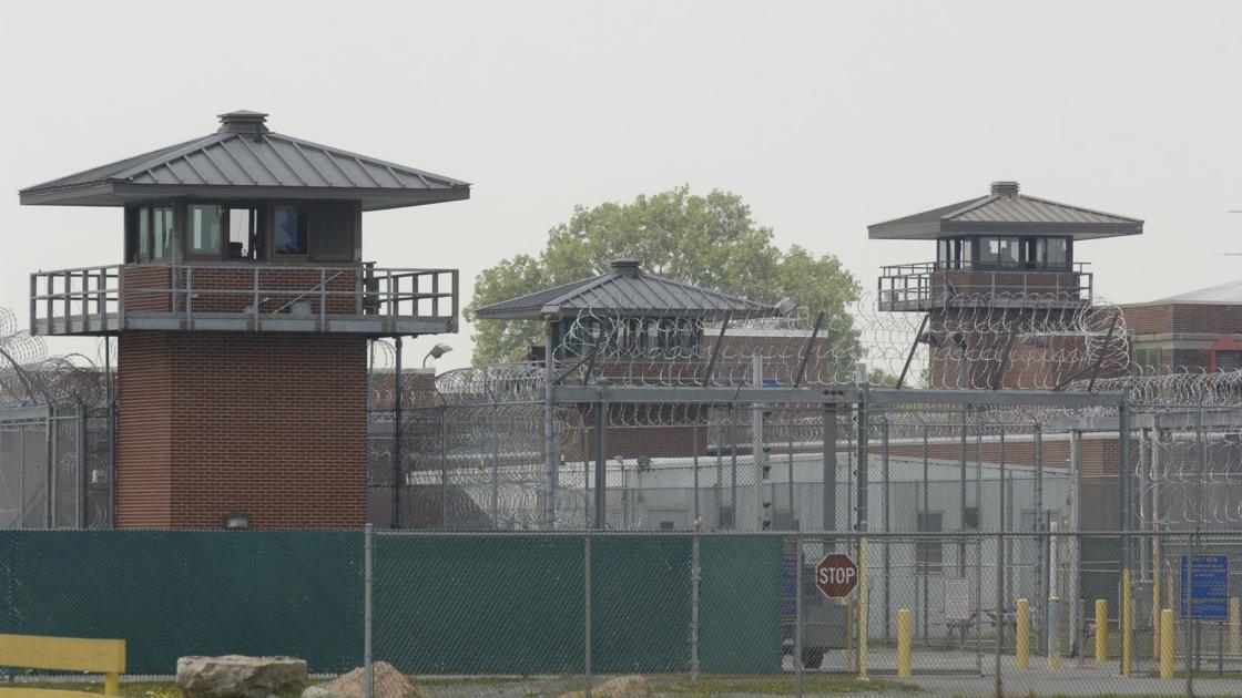 Covid-19 outbreaks in state prisons prompt phone calls, lawsuit for releasing susceptible inmates | Most recent Headlines Covid-19 outbreaks in state prisons prompt phone calls, lawsuit for releasing susceptible inmates | Most recent Headlines