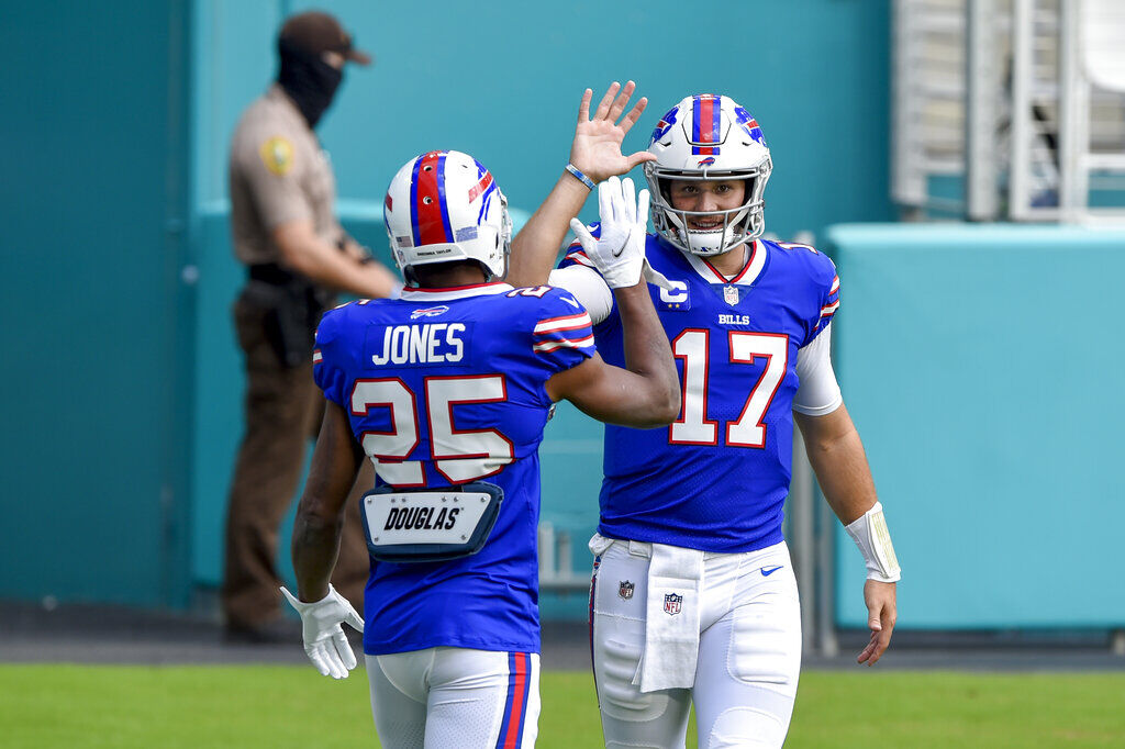 Bills, Dolphins resume play after lightning delay