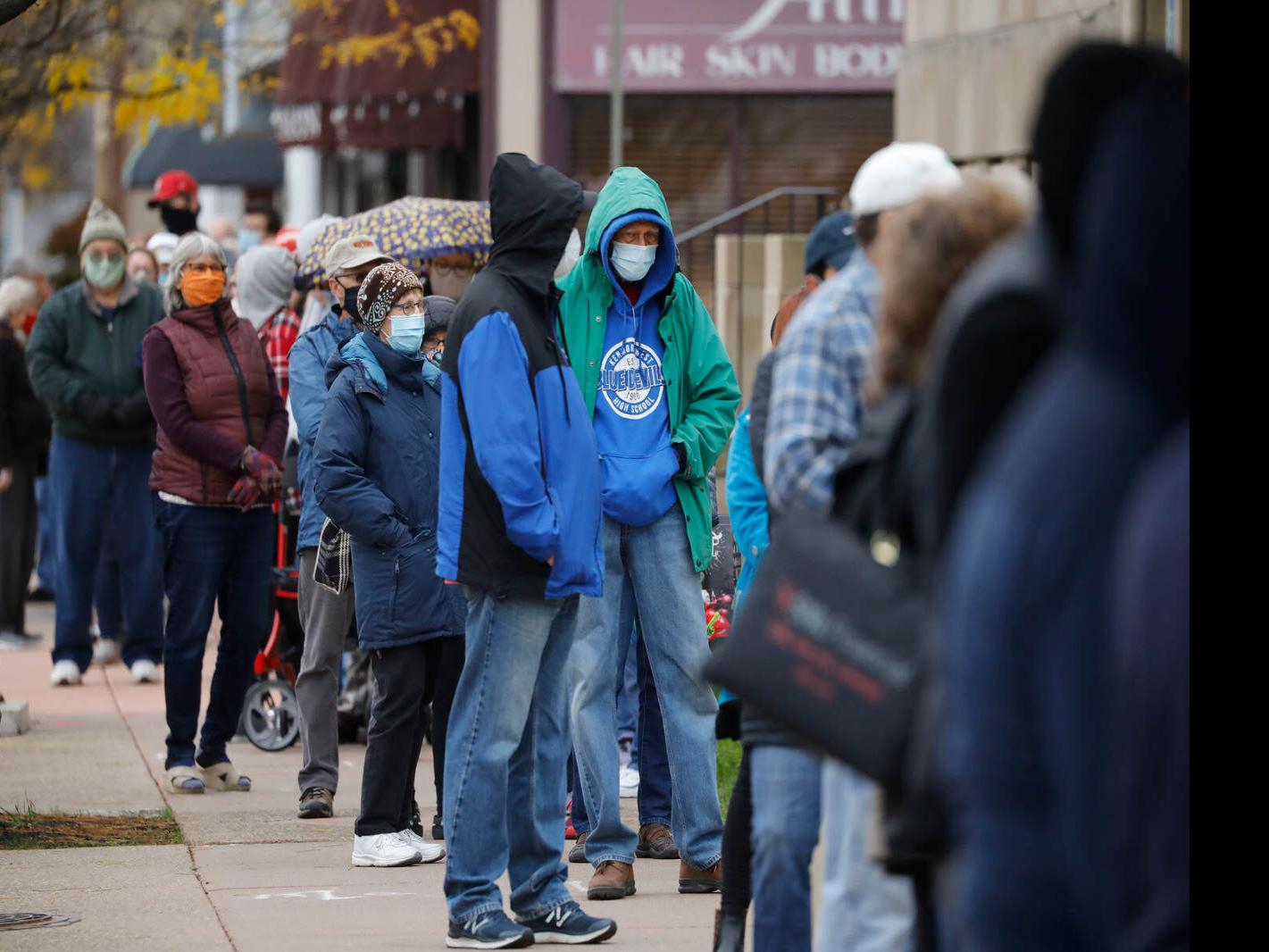 Nearly 15 000 Turn Out On First Day Of Early Voting In Erie County Buffalo Politics News Buffalonews Com