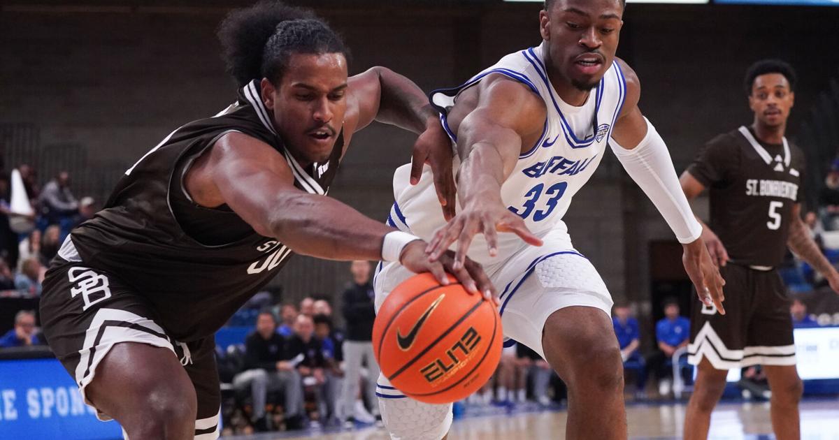 Sam Stith Photos: St. Bonaventure beats UB men 77-69