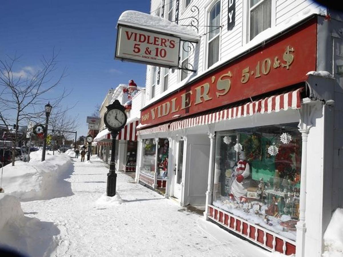 Filming Of Small Town Prince Returns Christmas To East Aurora Entertainment Buffalonews Com Filming Of Small Town Prince Returns Christmas To East Aurora Entertainment Buffalonews Com