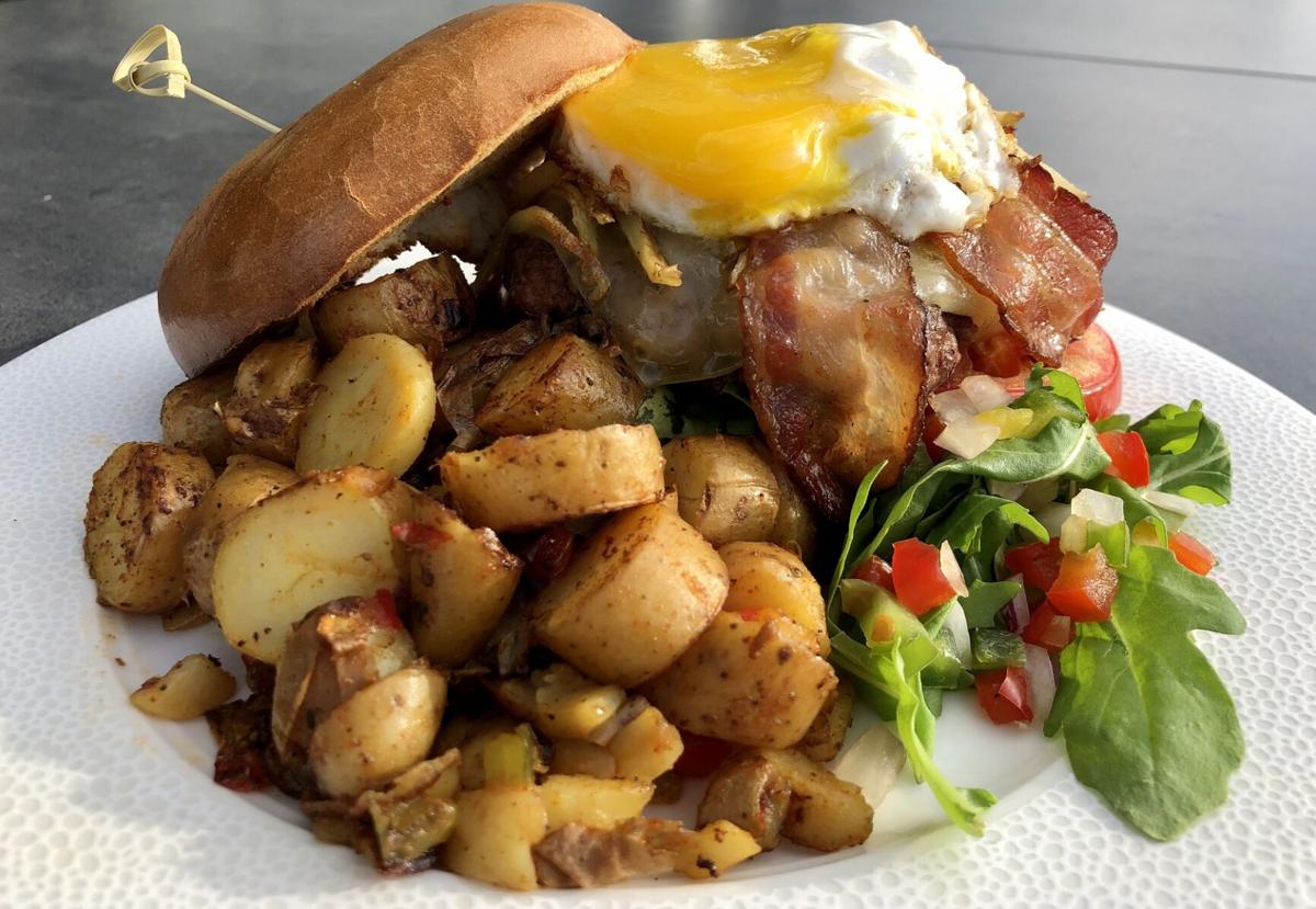 Breakfast burger 500 Pearl WXYZ Bar
