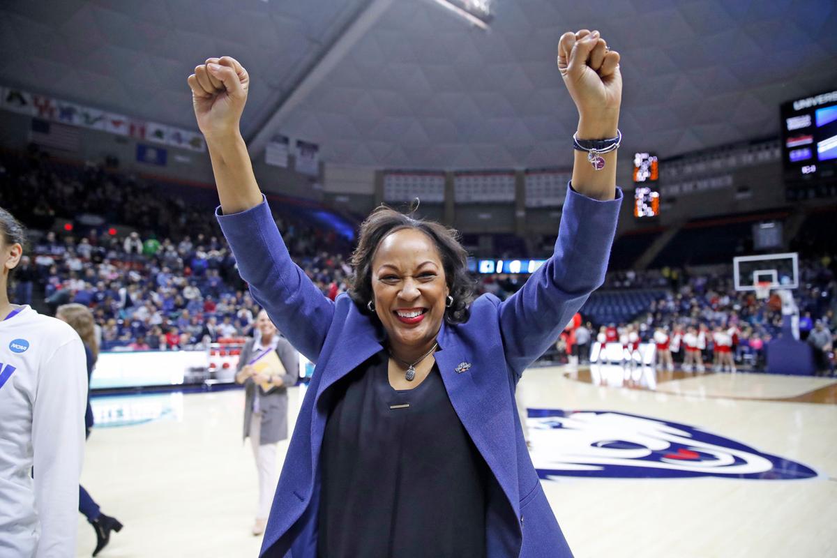 Ub Extends Contract For Women S Basketball Coach Felisha Legette Jack College Buffalonews Com