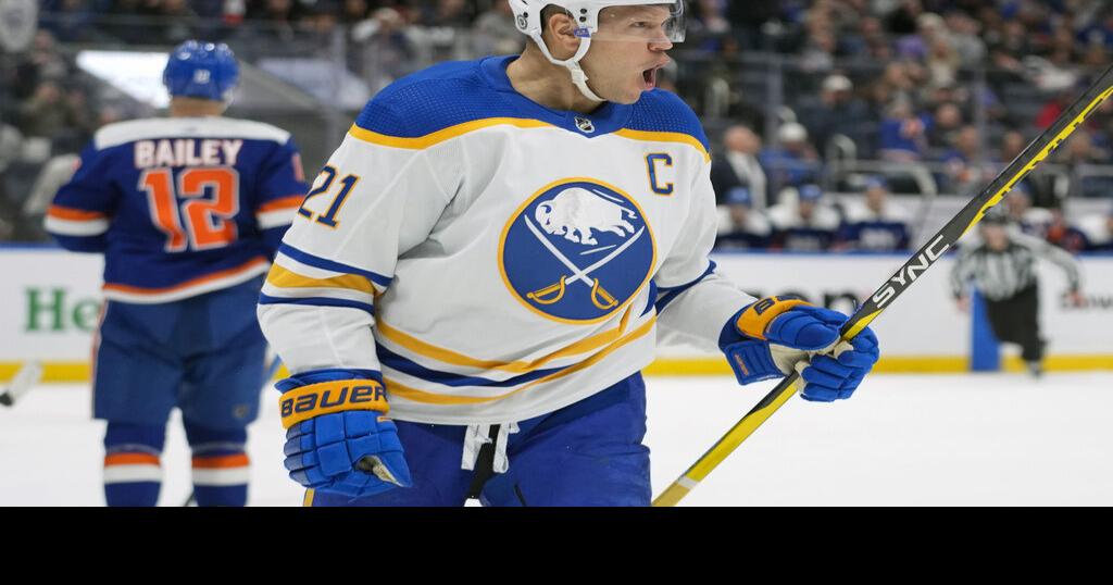 Sabres' Jeff Skinner scores late in win, annoys Islanders: 'Lucky to have  him' - Buffalo Hockey Beat