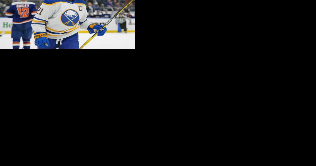 After Olympic snub, Kyle Okposo nets OT game-winner to lift Islanders over  Blackhawks – New York Daily News
