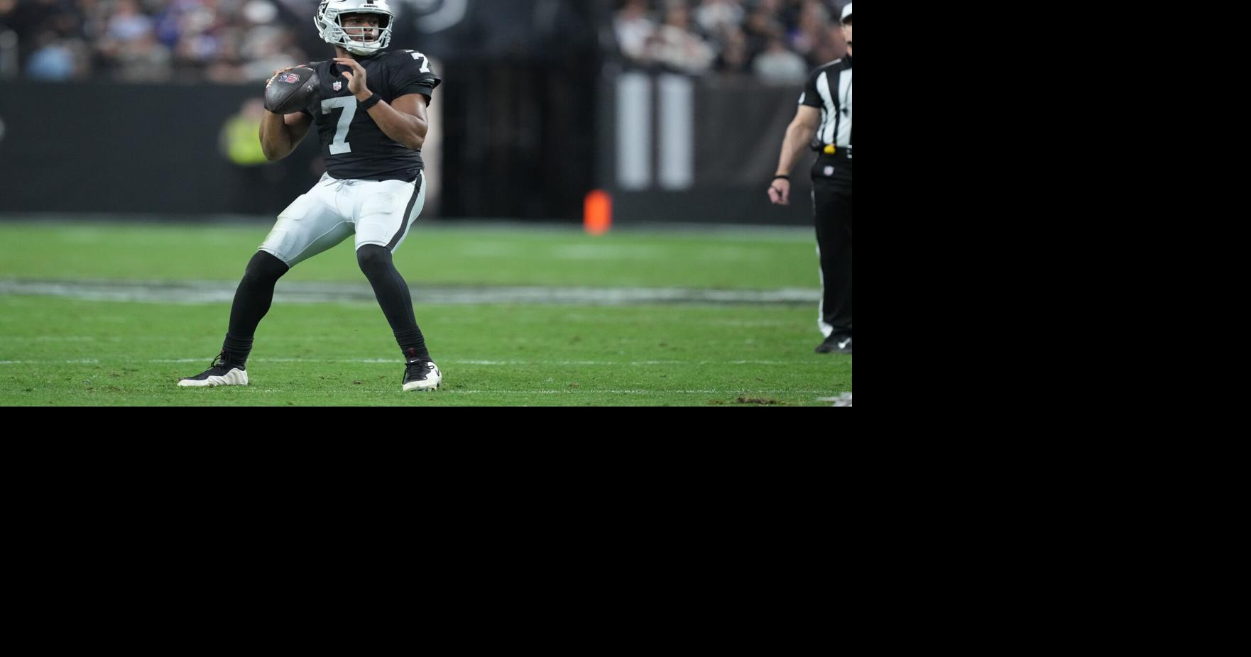 Las Vegas Raiders quarterback Geno Smith (7) looks to throw in the third quarter against the New York Giants at Allegiant Stadium in Paradise, Nevada on Dec. 28, 2025.