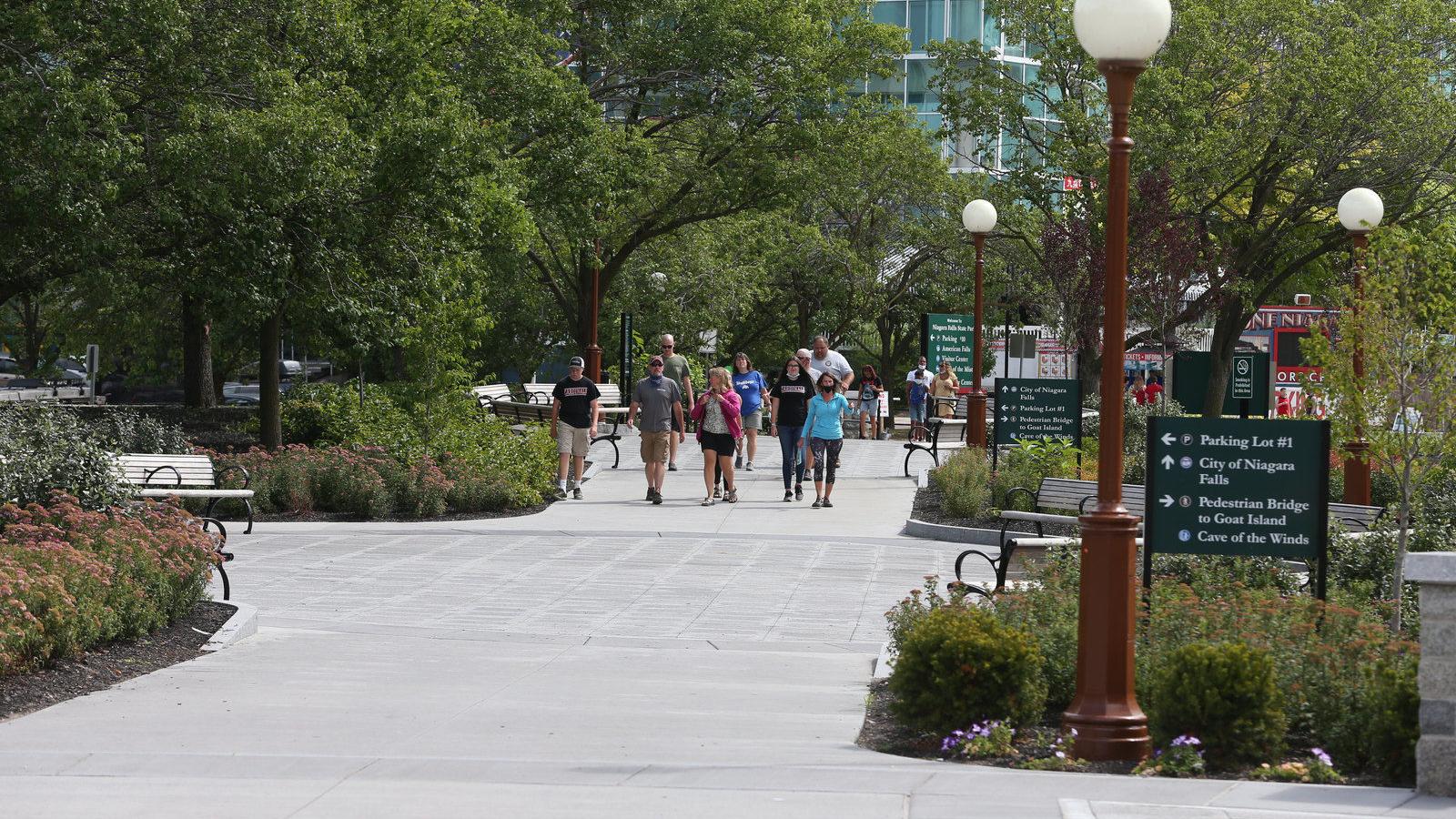 pix Niagara Falls Welcome Board officials to mark completion of