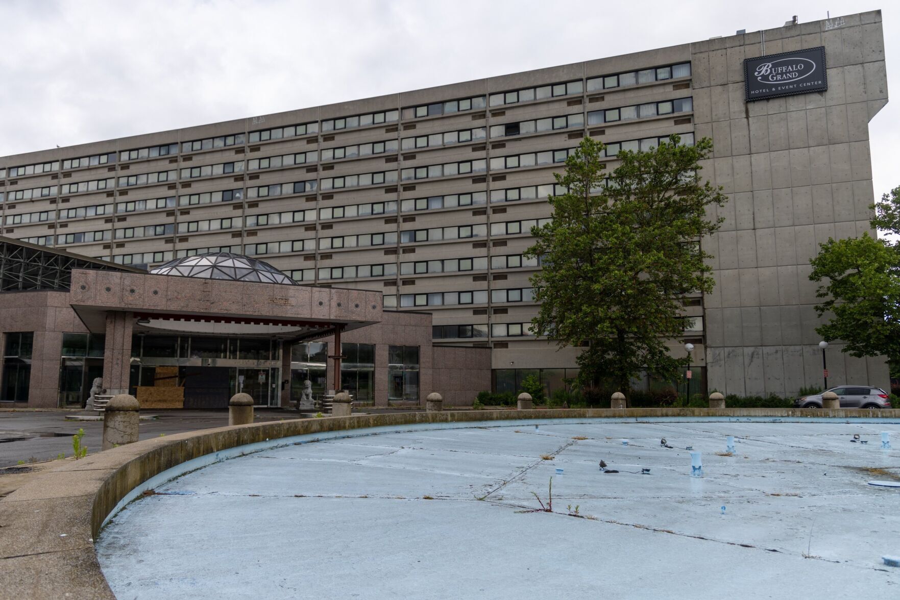 Harry Stinson seeks pause on city seizure of Buffalo Grand