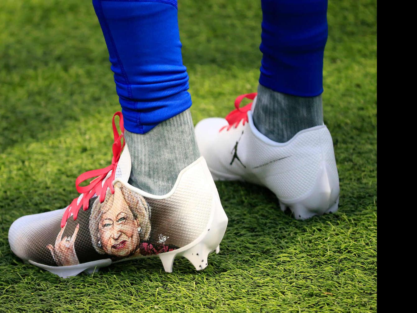 Bills' Stefon Diggs sports custom cleats to remember Betty White before  Jets game