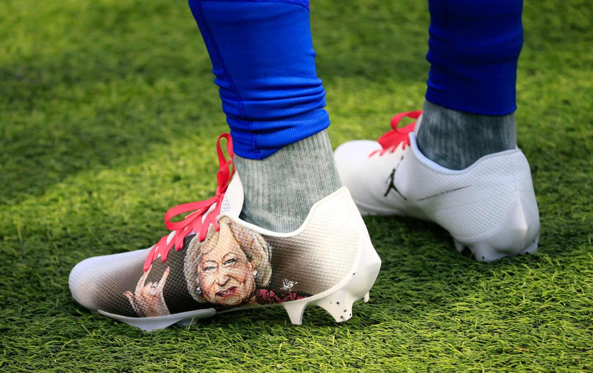 Buffalo Bills WR Stefon Diggs pays tribute to Betty White with cleats