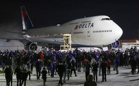 Watch: Ecstatic Bills Fans Flock To Greet Team At Airport And Celebrate ...