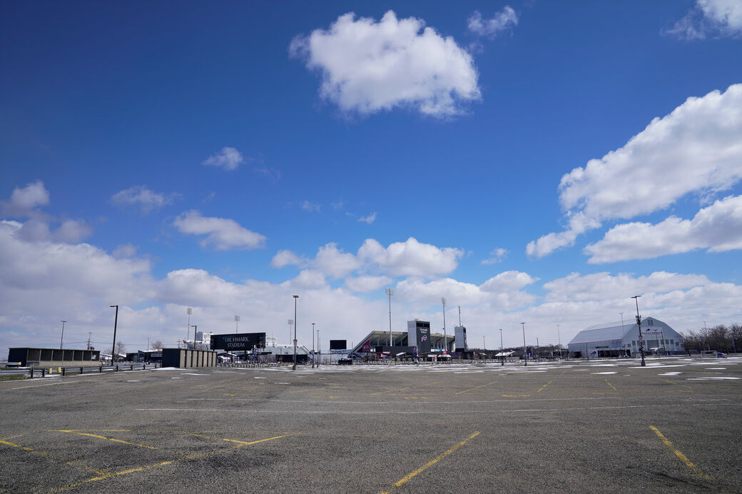 Ralph Wilson Stadium, Buffalo Bills, Buffalo NY. Crane lif…