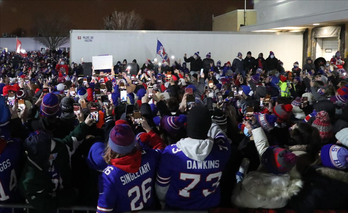 Bills fans head to airport for team sendoff