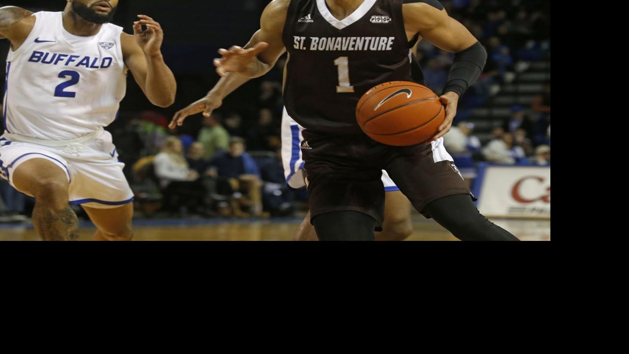 At Cheektowaga St Bonaventure S Dominick Welch Became A Give Back Guy College Buffalonews Com