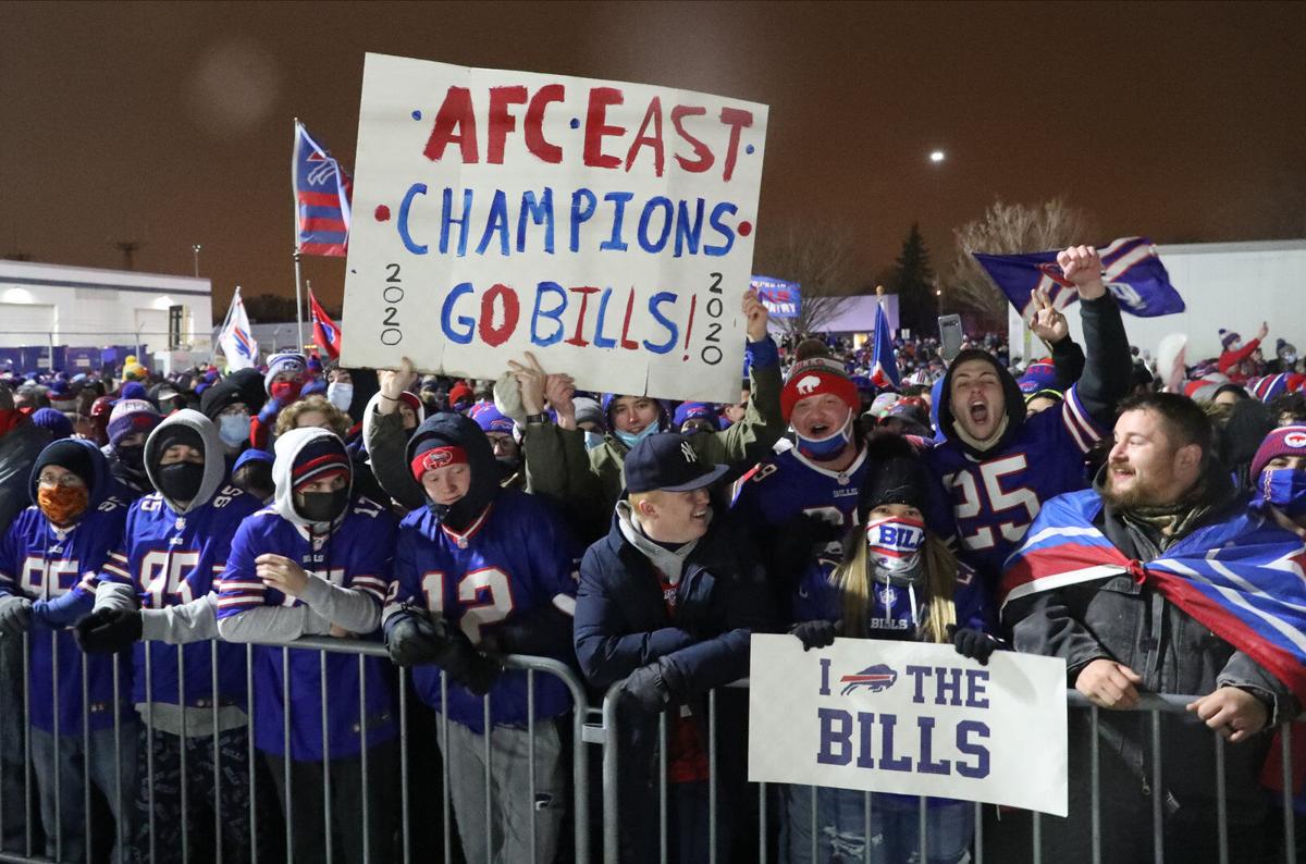 Bills fans head to airport for team sendoff