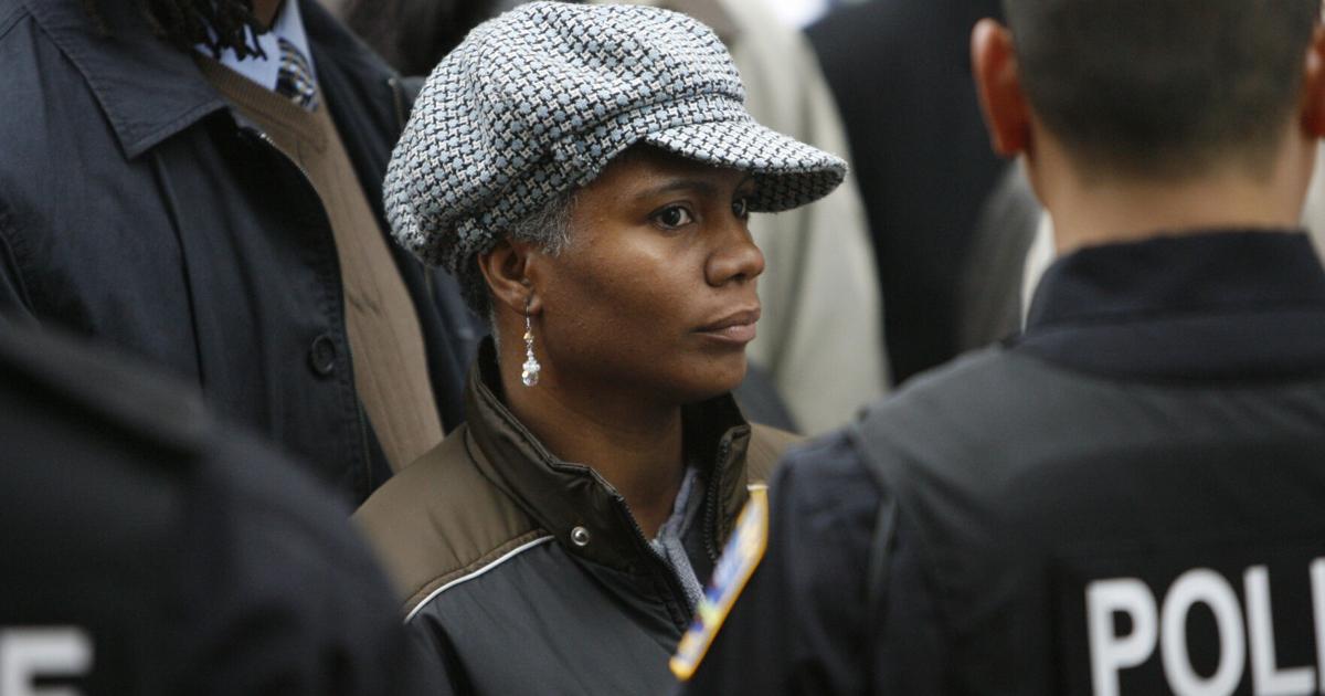 Obstructing Police Ex-officer who pioneered police reform law charged with obstructing arrests