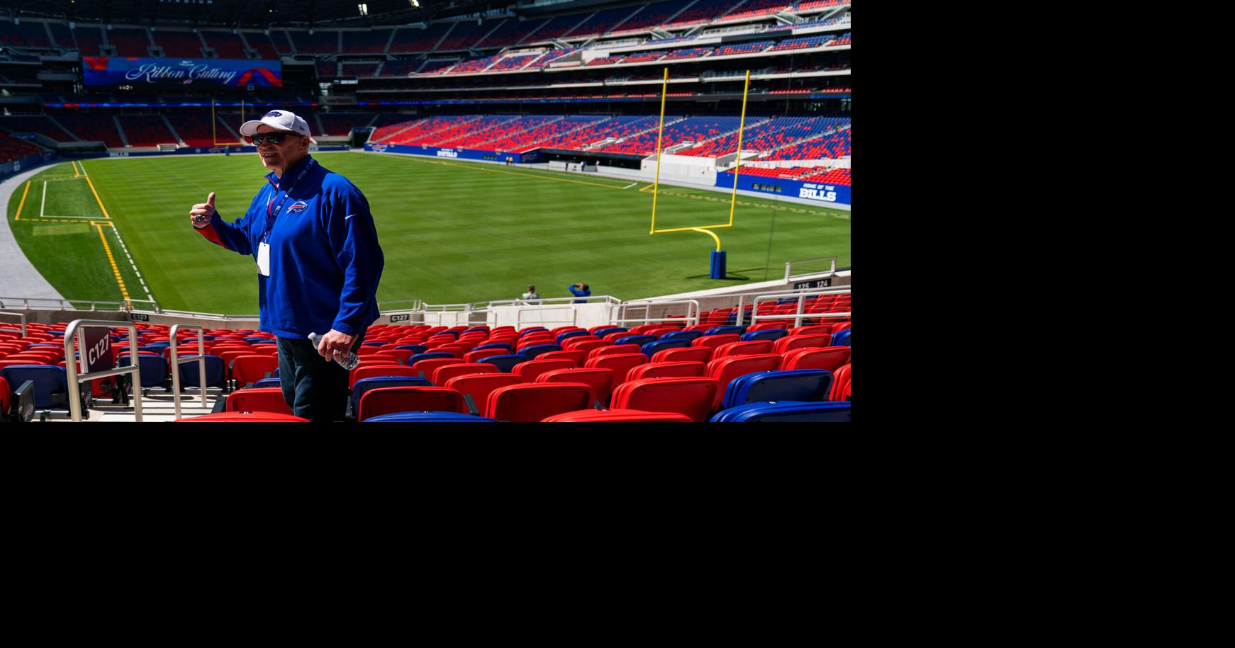 Former Bills quarterback Jim Kelly reveals he suffered a stroke during the spring