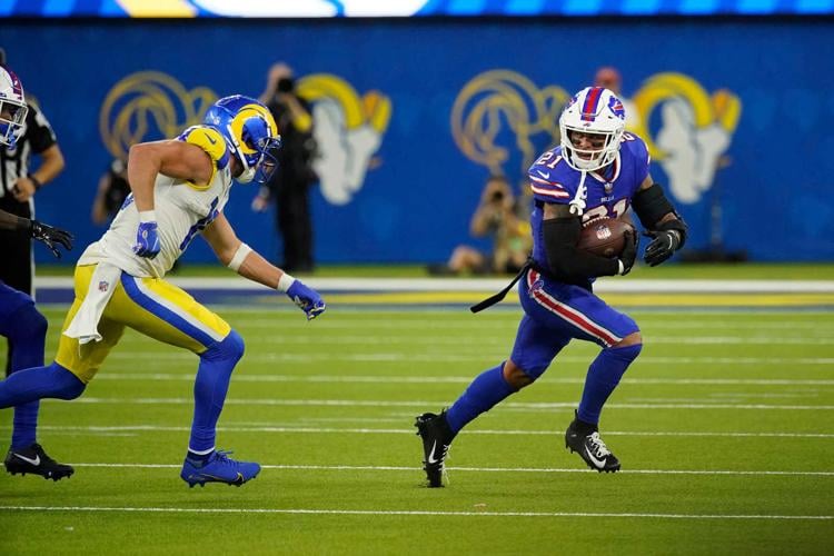 Bills blow out champion Rams 31-10 in season opener