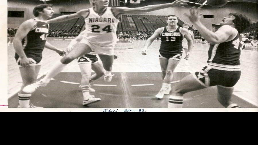 Dwight Bonk Sr 73 Ferocious Rebounder At Dougherty Phys Ed