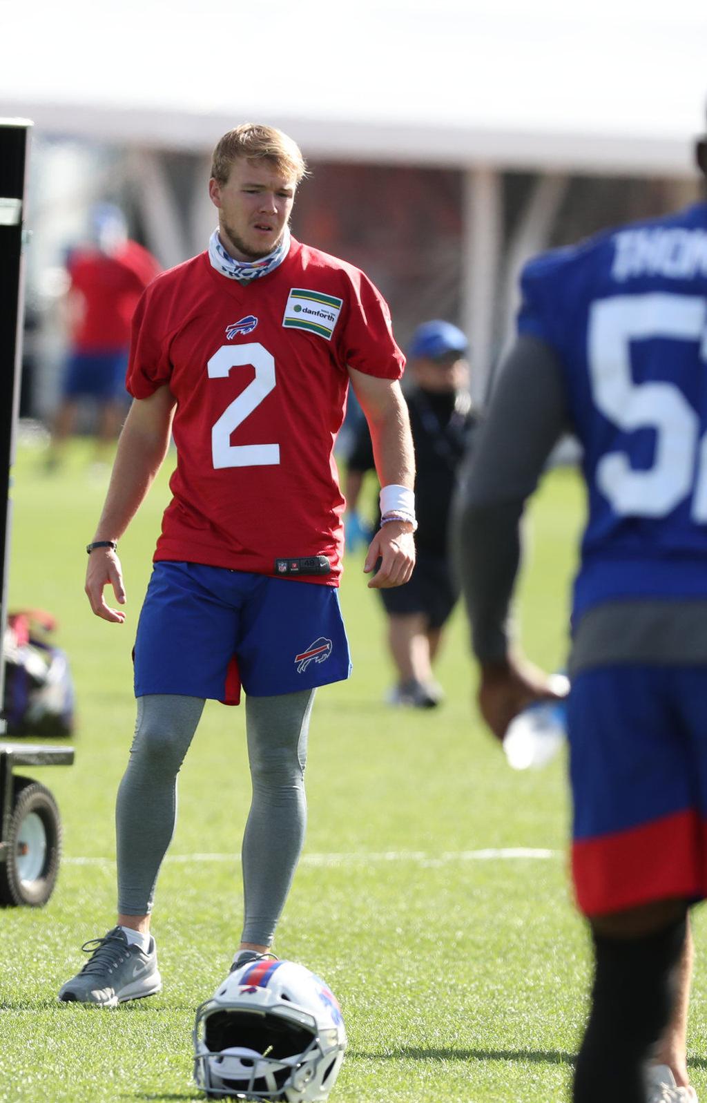 Bills Draft Pick Tyler Bass Hits Wild 50 Yard Field Goal Without Taking Any Steps Cbssports Com
