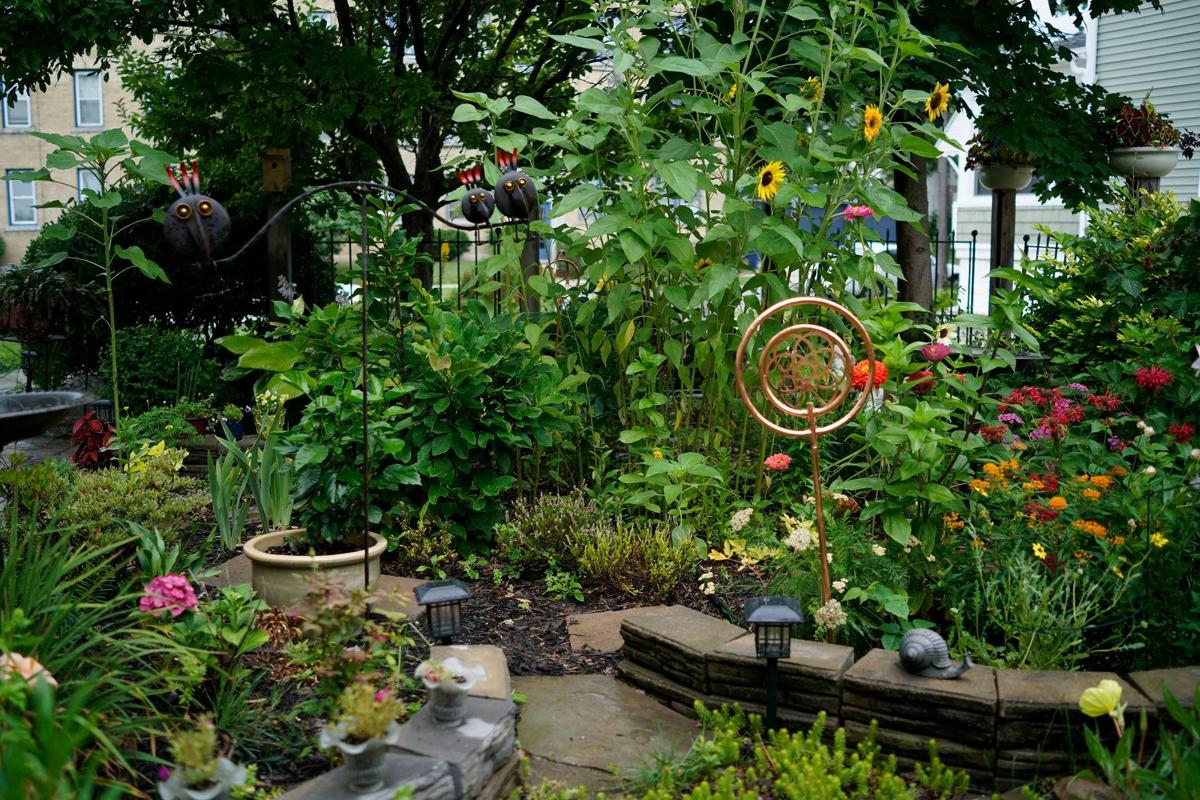 Mary Ann Kedron S Riverside Garden Multimedia Buffalonews Com