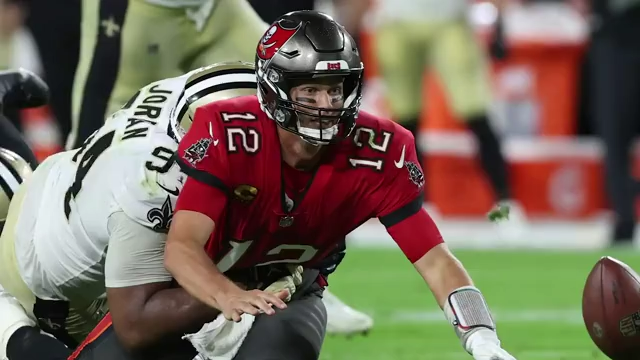 Tom Brady Throws Tablet On The Ground During Buccaneers Week 2