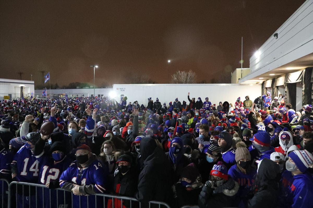 Bills fans head to airport for team sendoff