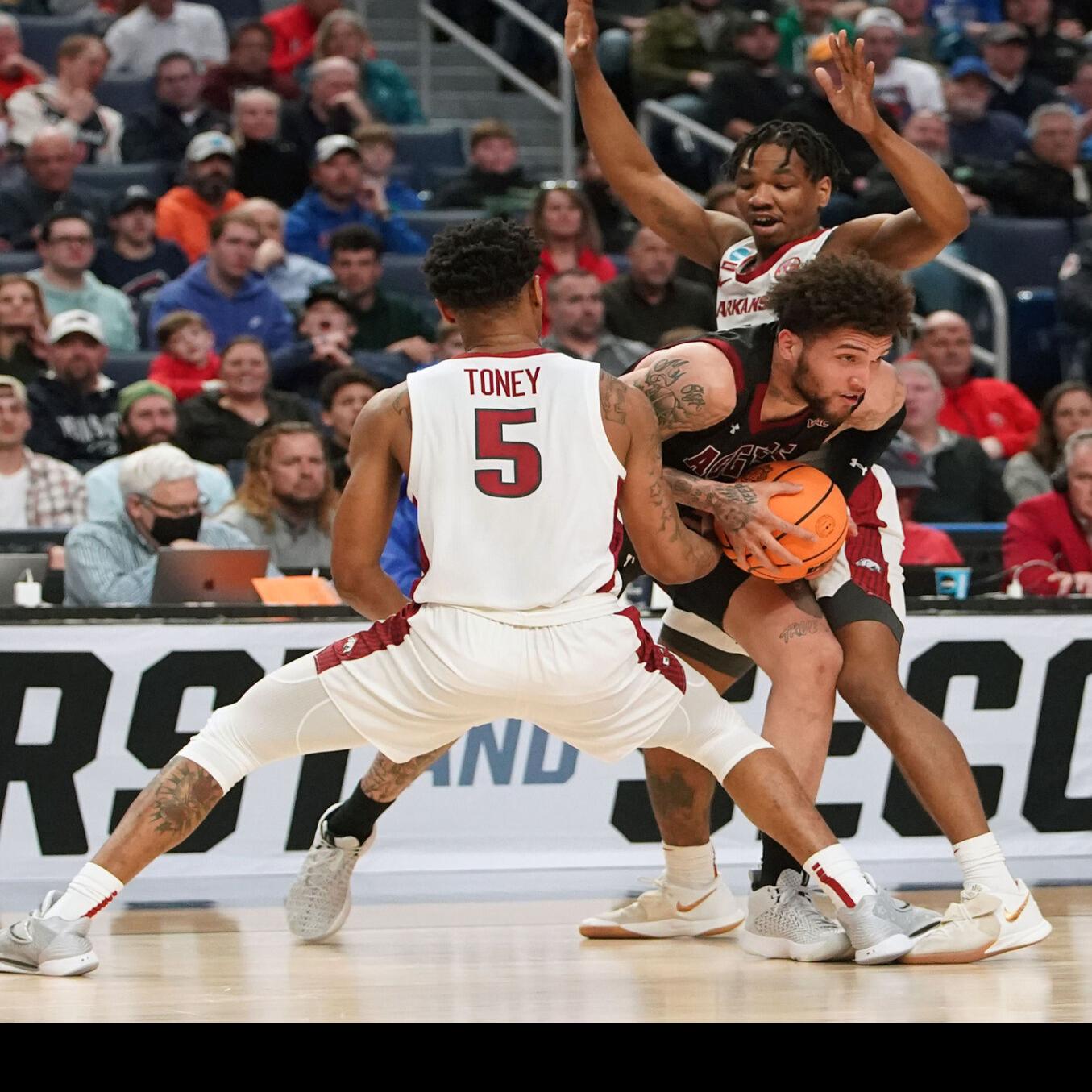Arkansas survives defensive struggle, holds off New Mexico ...