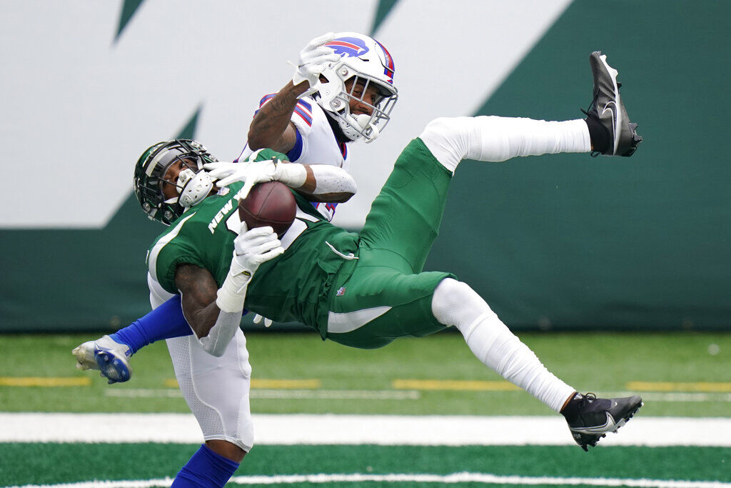 Bills New Kicker Tyler Bass Casually Kicks 50-Yard Field Goals Without  Taking A Single Step, May Have The Strongest Leg Ever - BroBible