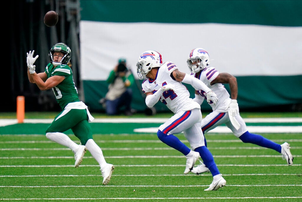 Buffalo Bills kicker Tyler Bass' last-second FG attempt before half misses  by wide margin