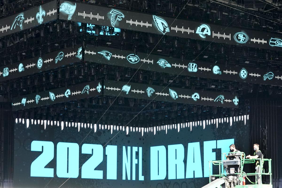 Draft Scene Football (copy)